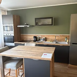 Appartement Lumineux Et Elegant - Parking Gratuit, Chambéry